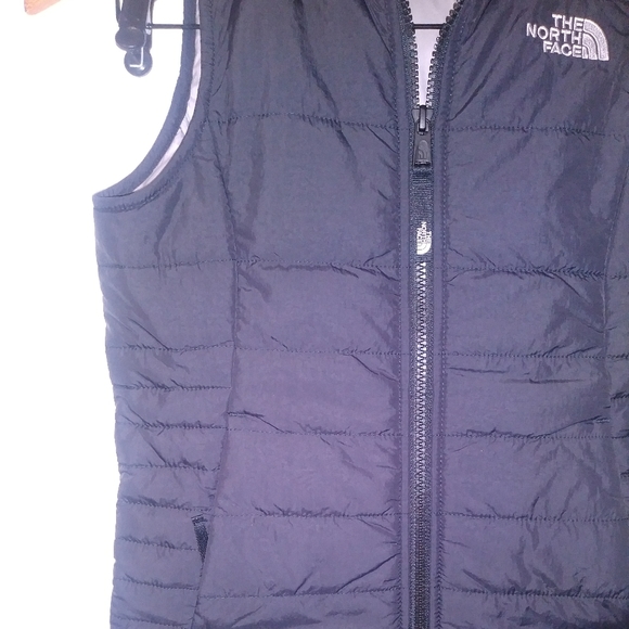 NWT The North Face Girls Harway Black Vest - Picture 2 of 5